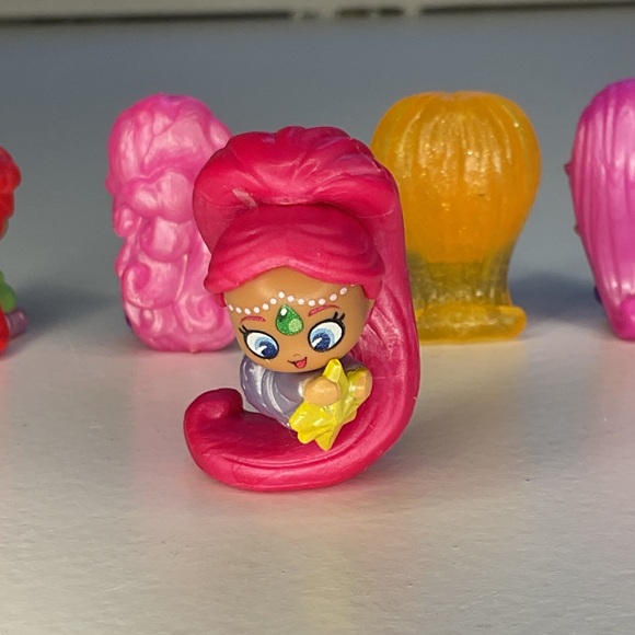 Fisher-Price Magical Mini Doll Collection - Picture 6 of 7